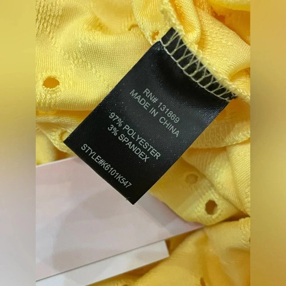 💛 Buckle Inspired Hearts Sunshine Yellow Bodysuit‎ NWT Medium - Picture 5 of 6